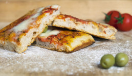 Pizza mit Teig aus Olivenöl von OLEA Greece